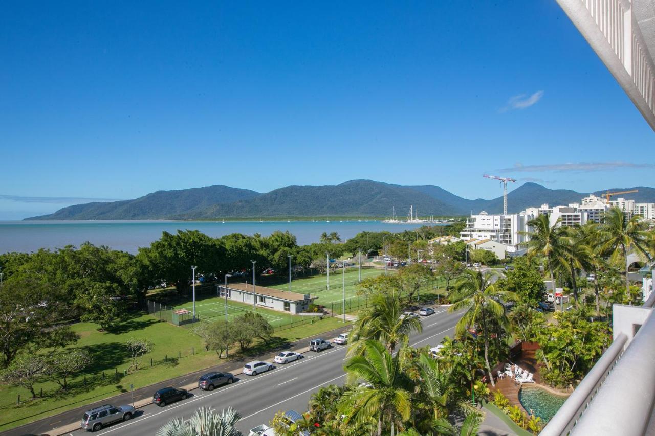Cairns Luxury Seaview Apartment Eksteriør billede