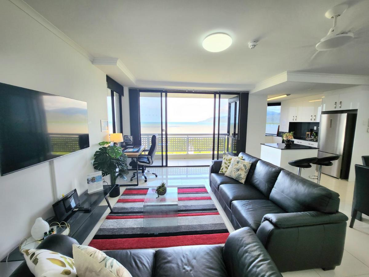 Cairns Luxury Seaview Apartment Eksteriør billede