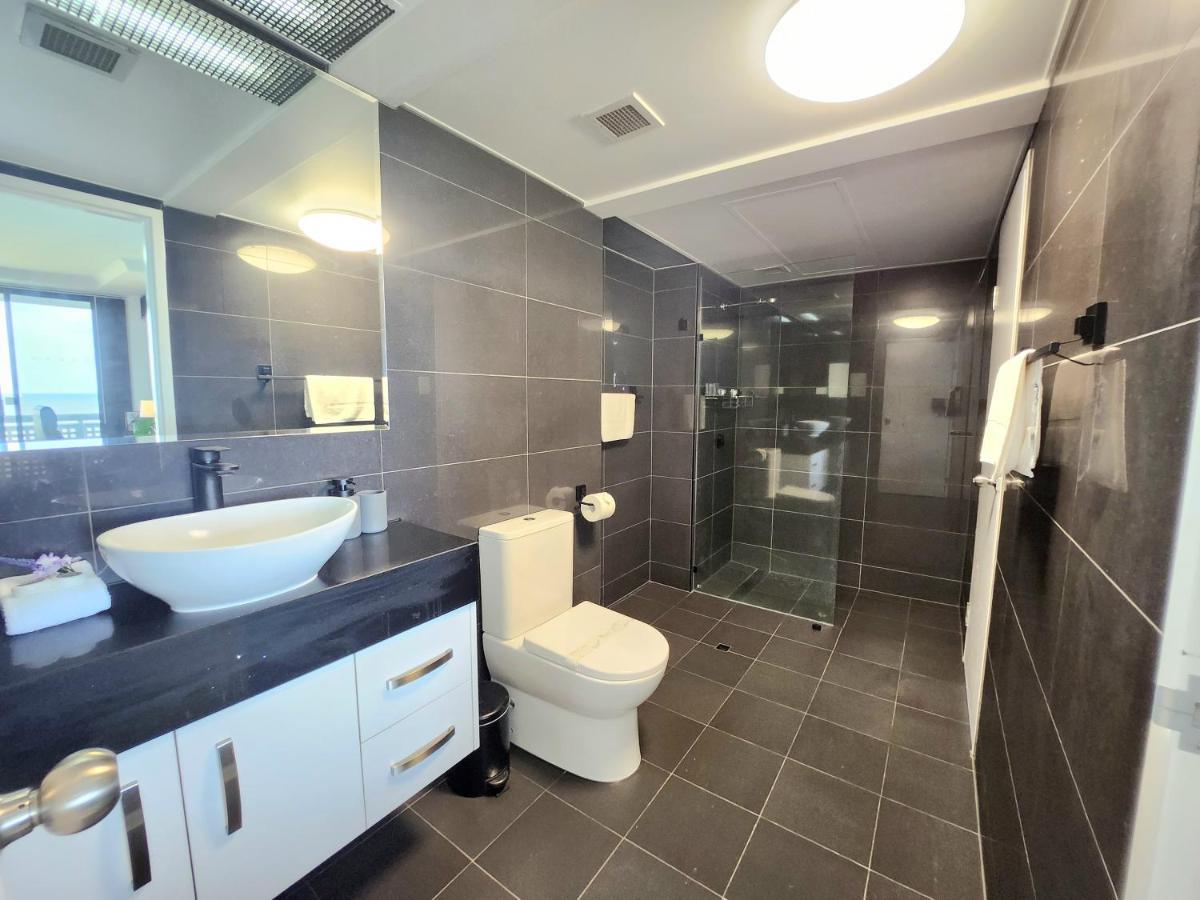 Cairns Luxury Seaview Apartment Eksteriør billede