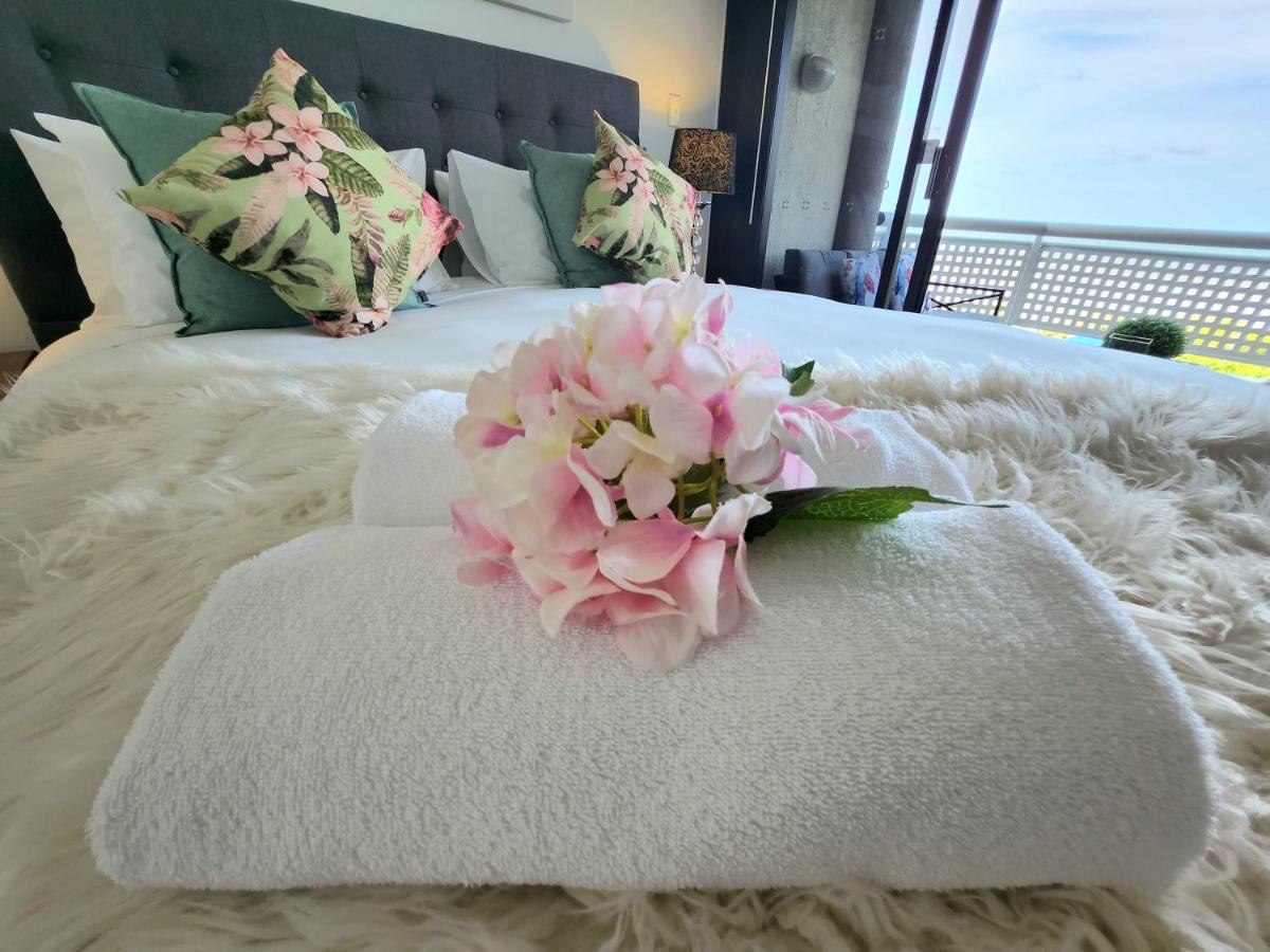 Cairns Luxury Seaview Apartment Eksteriør billede