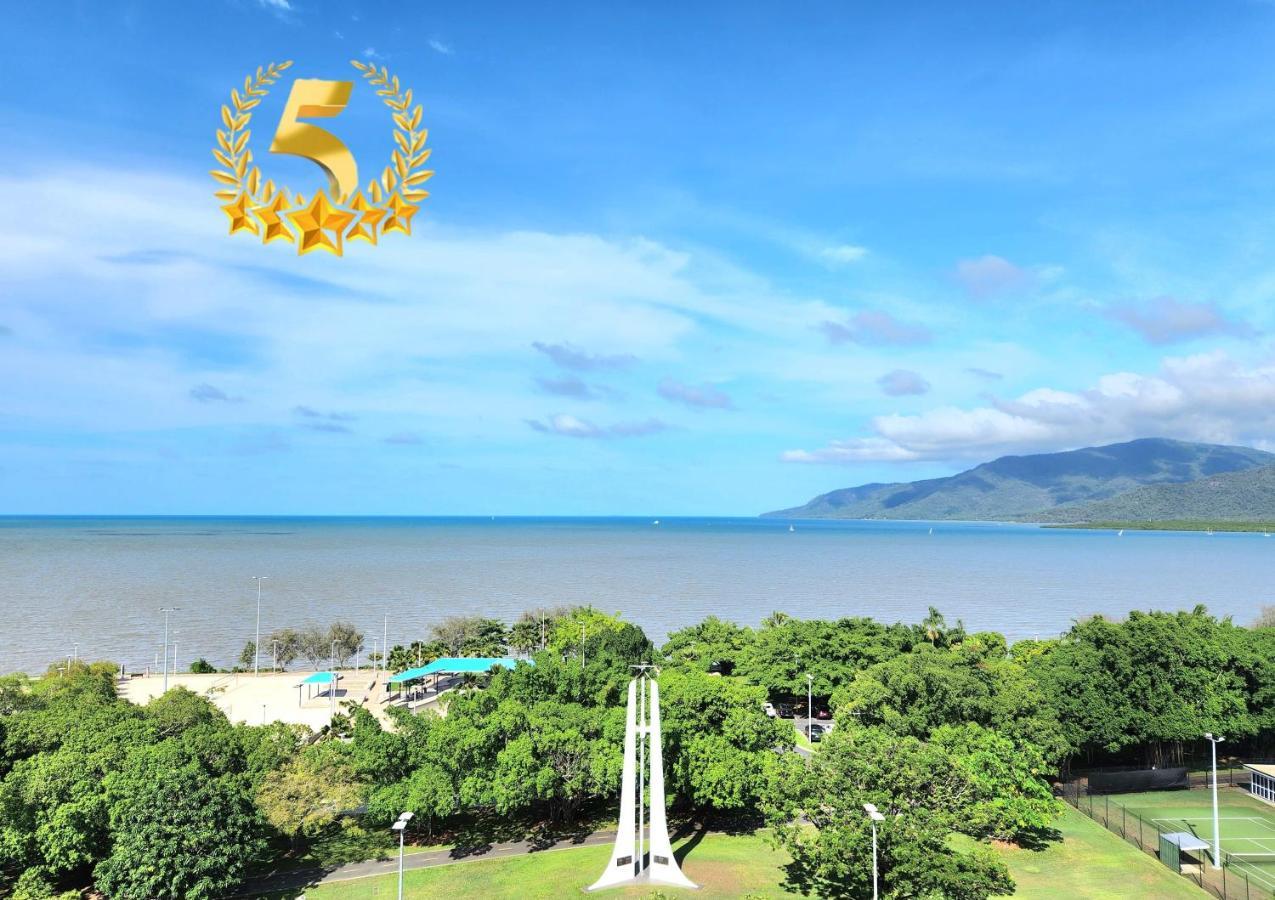 Cairns Luxury Seaview Apartment Eksteriør billede